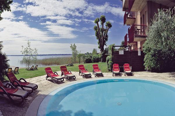 Hotel Smeraldo Sirmione Exterior photo